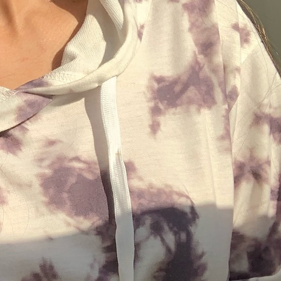 Cropped Tie Dye Hoodie - Picture 3 of 3